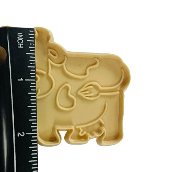 Cow-Shaped Imprint Cookie Cutter For Baking & Crafts 3 inch - Picture 4 of 4